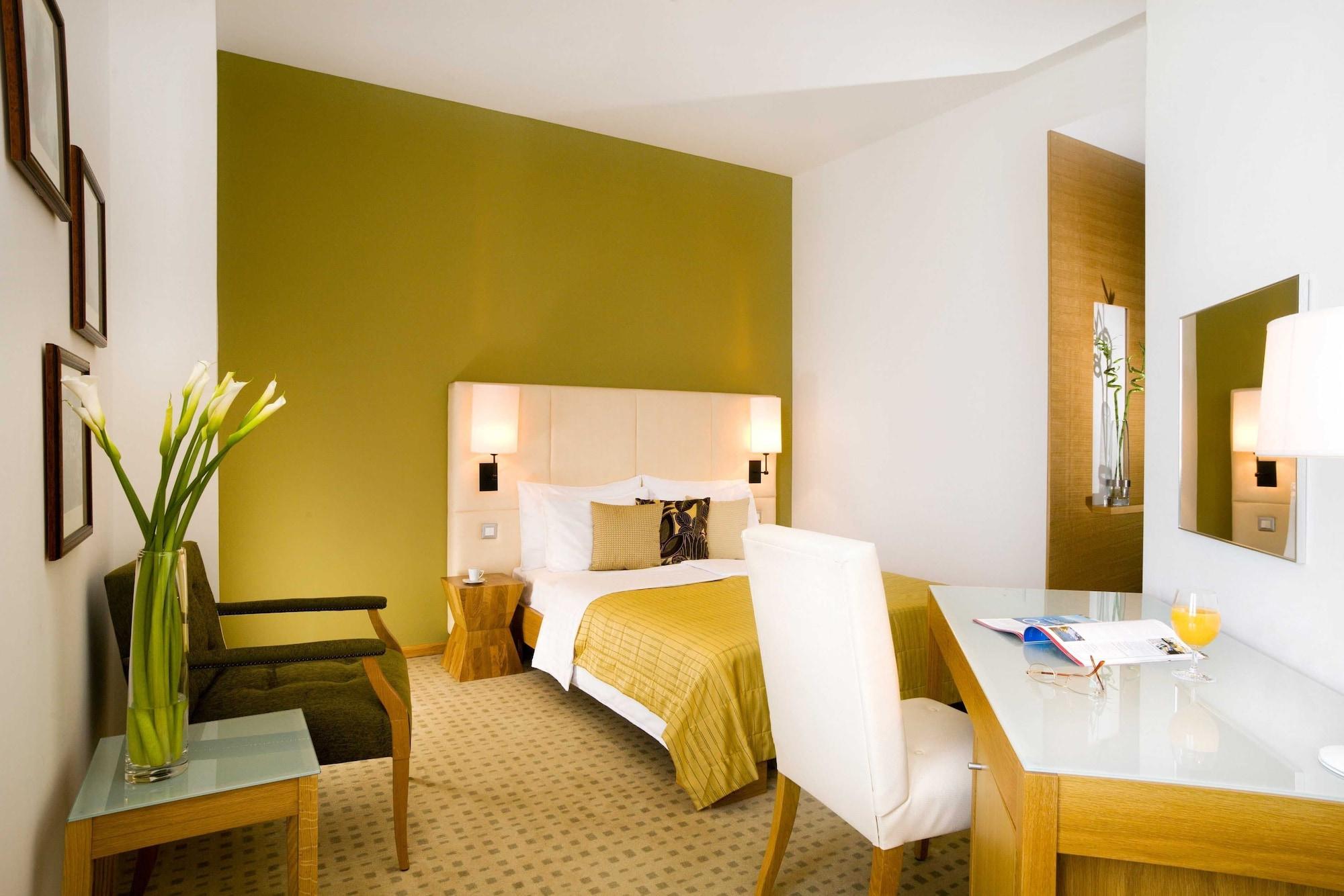 Astoria Hotel โอปาติยา ห้อง รูปภาพ