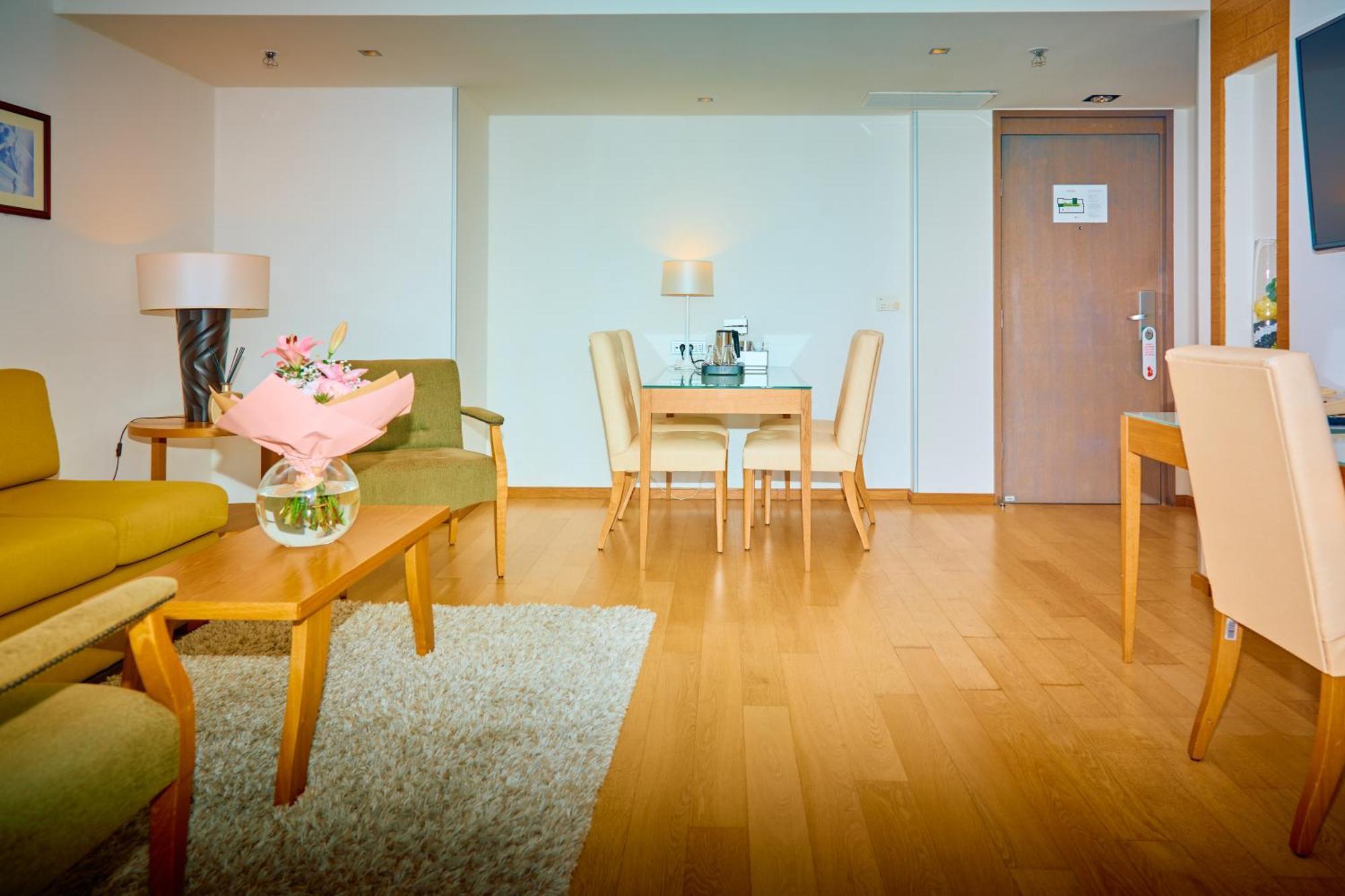 Astoria Hotel โอปาติยา ภายนอก รูปภาพ