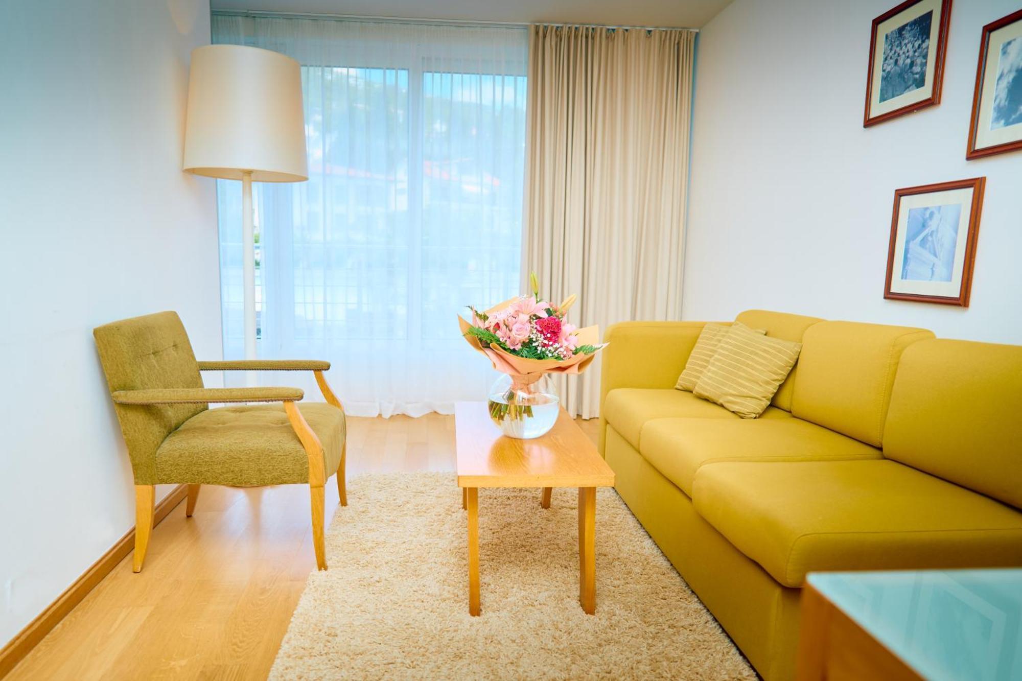 Astoria Hotel โอปาติยา ภายนอก รูปภาพ