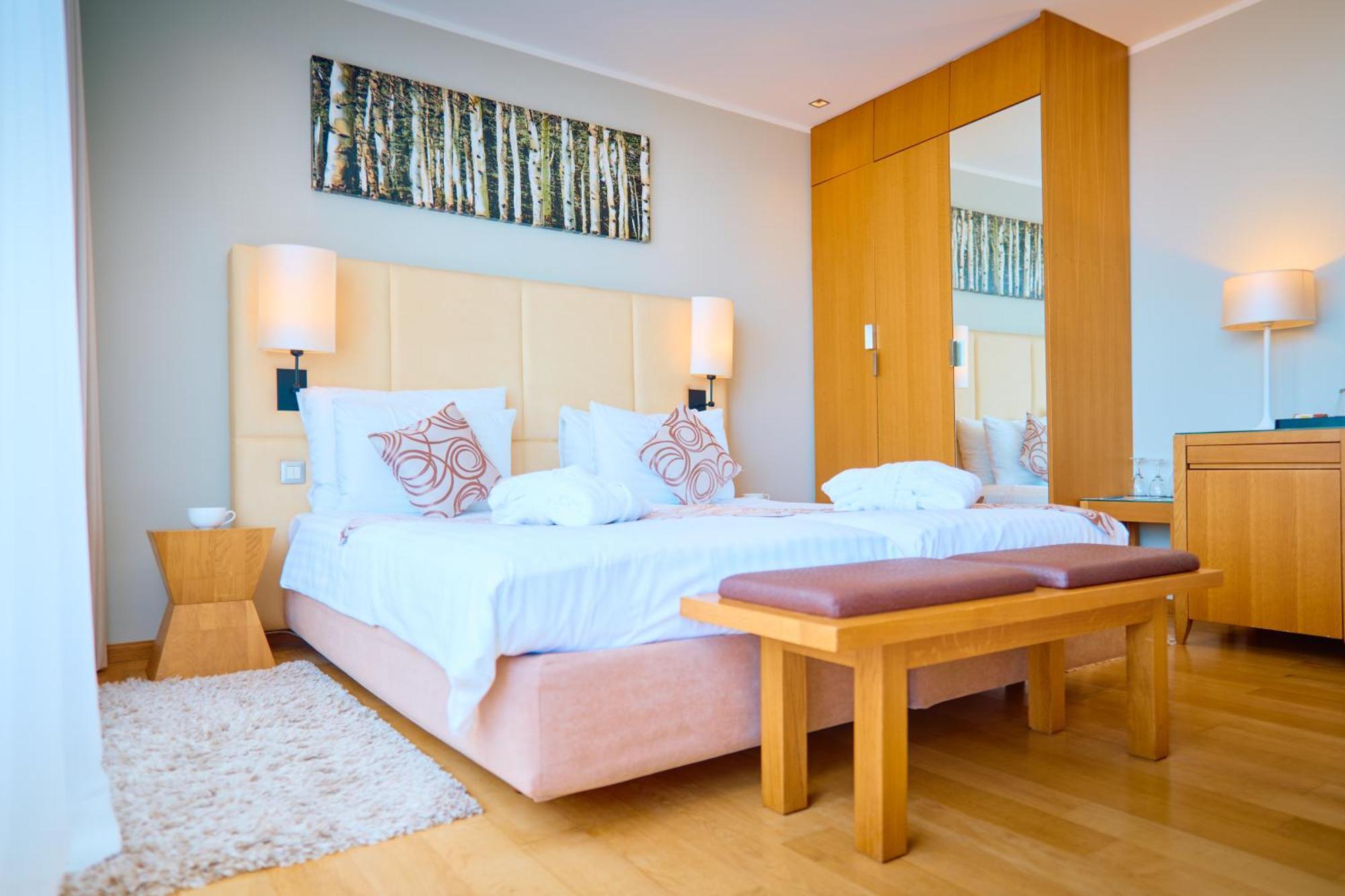 Astoria Hotel โอปาติยา ภายนอก รูปภาพ