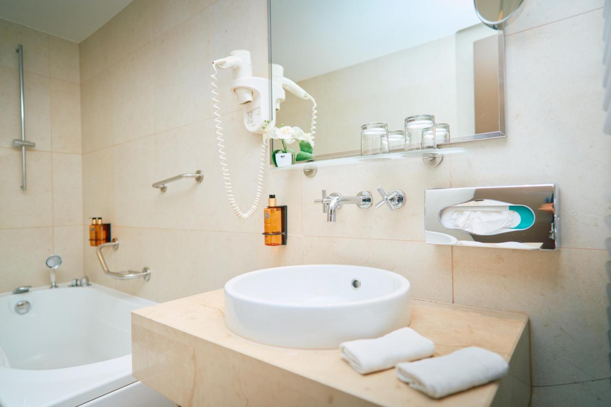 Astoria Hotel โอปาติยา ภายนอก รูปภาพ