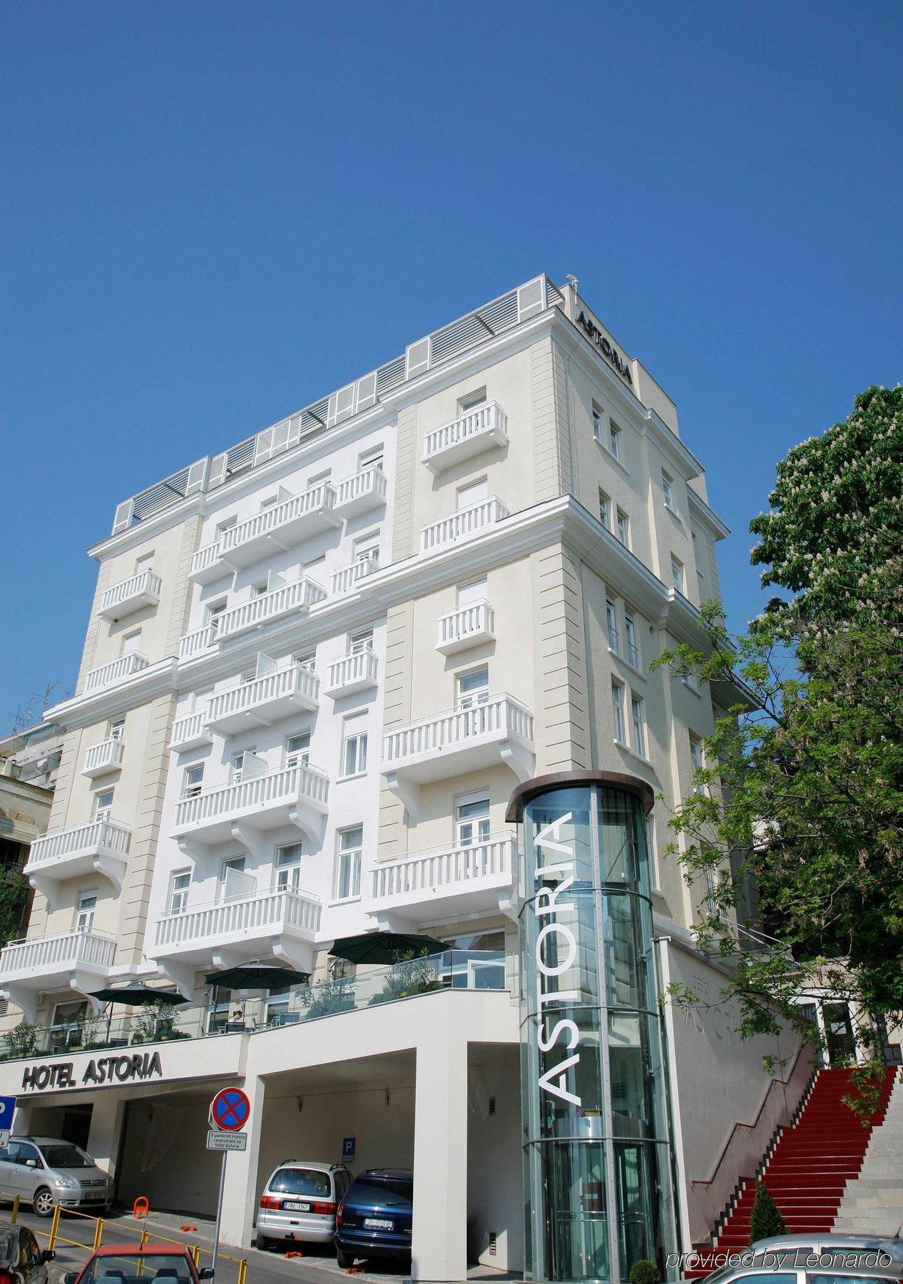 Astoria Hotel โอปาติยา ภายนอก รูปภาพ