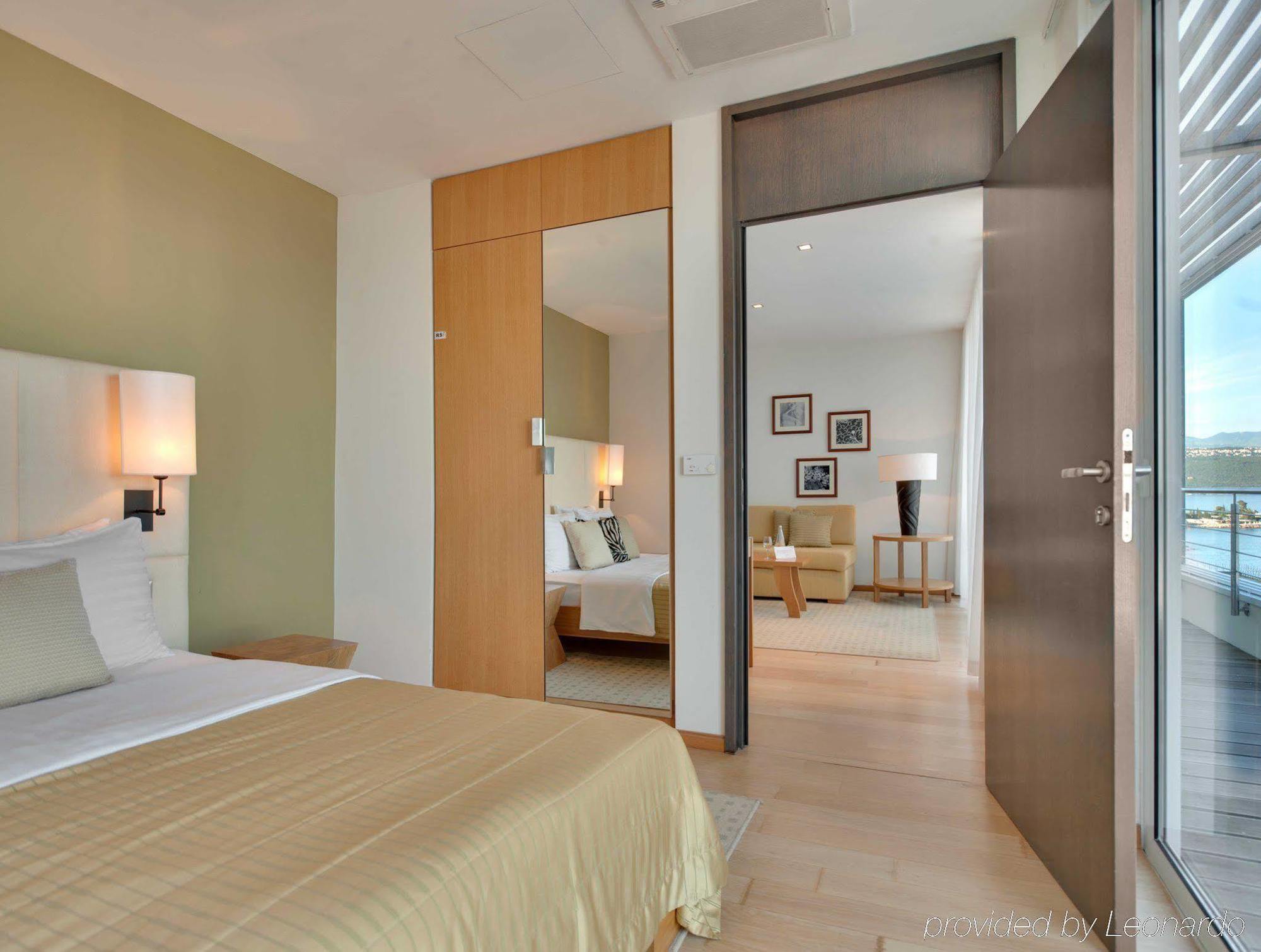 Astoria Hotel โอปาติยา ภายนอก รูปภาพ