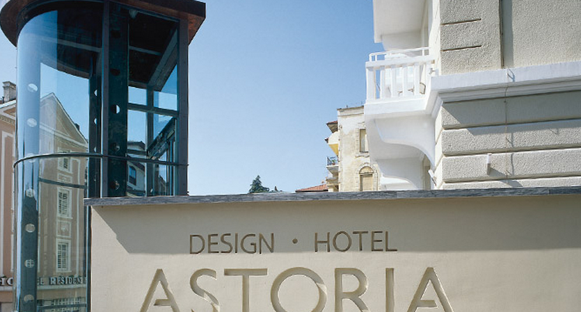 Astoria Hotel โอปาติยา ภายนอก รูปภาพ